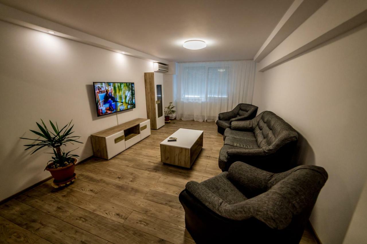 Апартаменти Apartament Sorina Maria Дева Екстер'єр фото