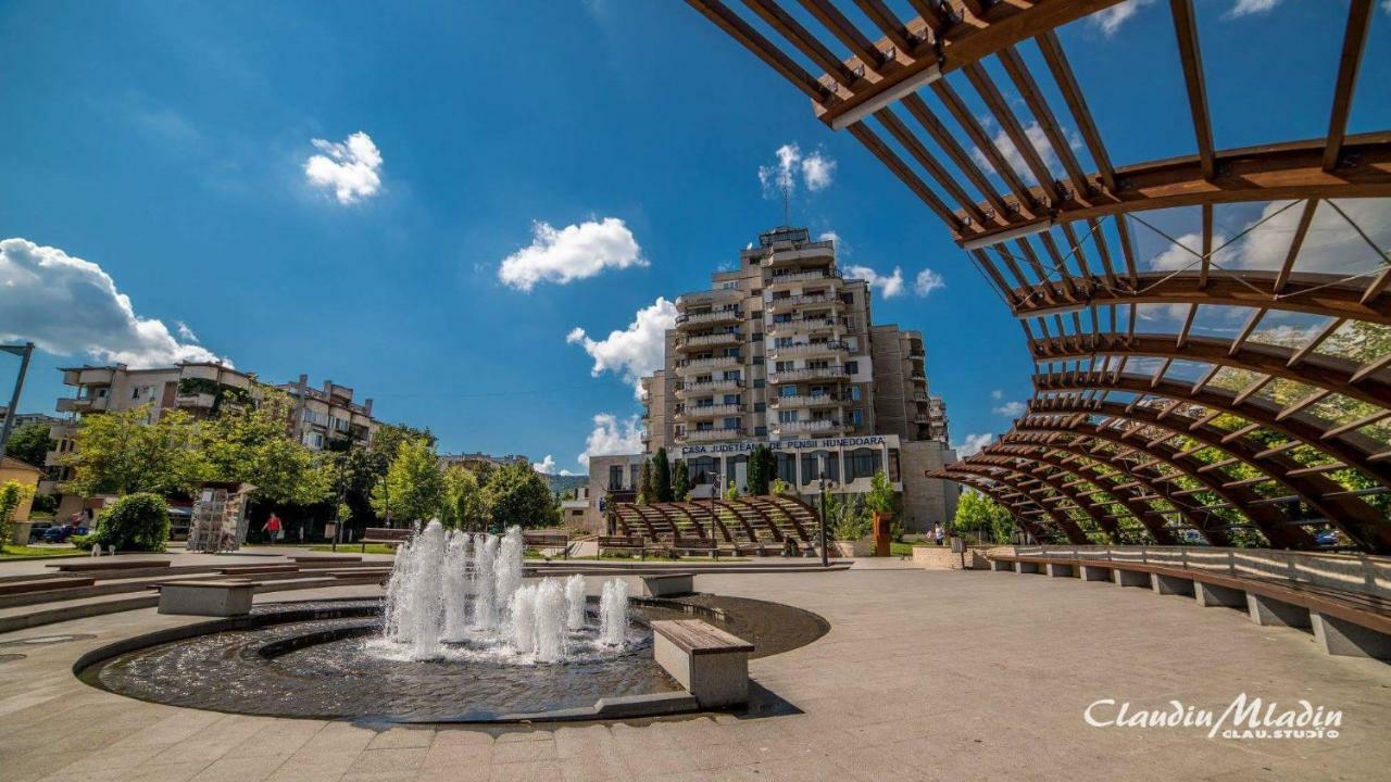 Апартаменти Apartament Sorina Maria Дева Екстер'єр фото